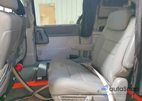 2010 Chrysler Town & Country Touring из США, поврежденный, VIN 2A4RR5D17AR148371